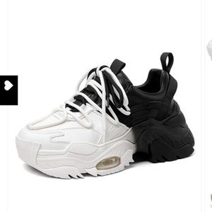 NWT Color block casual sports power sole sneakers size 39